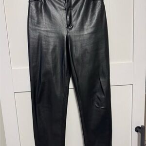 Dynamite Women’s Sleek Black Pants